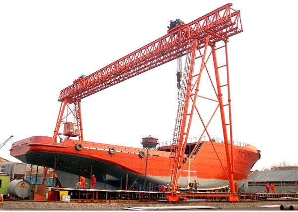 造船门式起重机的智能操控系统有何优势