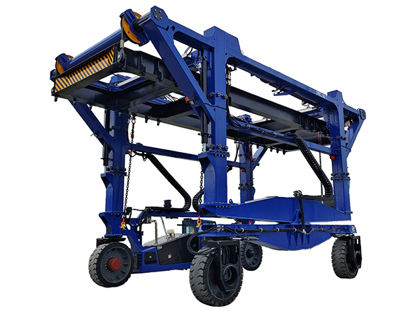 码头跨运车如何在狭小车道上精准穿梭避让